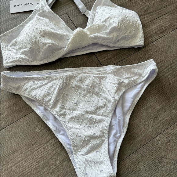 LAST PRICE🍒🤍 WEINICOCO tie knot swimming set 🤍 - Picture 9 of 10